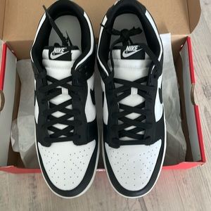 Nike Dunk Low 'Black White'
Sneakers size 13 Original Box. Brand New